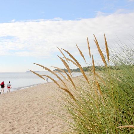 Strandnahe 2-Raum-Ferienwohnung Mit Balkon - Strandhaus Moenchgut Fewo 10 Lobbe Ngoại thất bức ảnh